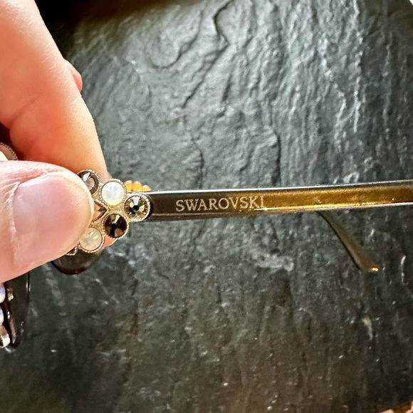 Authentic Swarovski Oversized Sunglasses - Picture 3 of 8